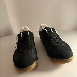 Bernal  Black and White Women's Sneakers New Size 8.5